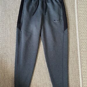 Nike Women's Gray and Black Joggers